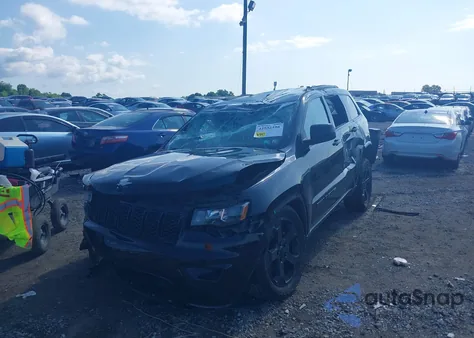 2019 Jeep Grand Cherokee Upland 4X4 z USA, uszkodzony, nr VIN 1C4RJFAG7KC697607